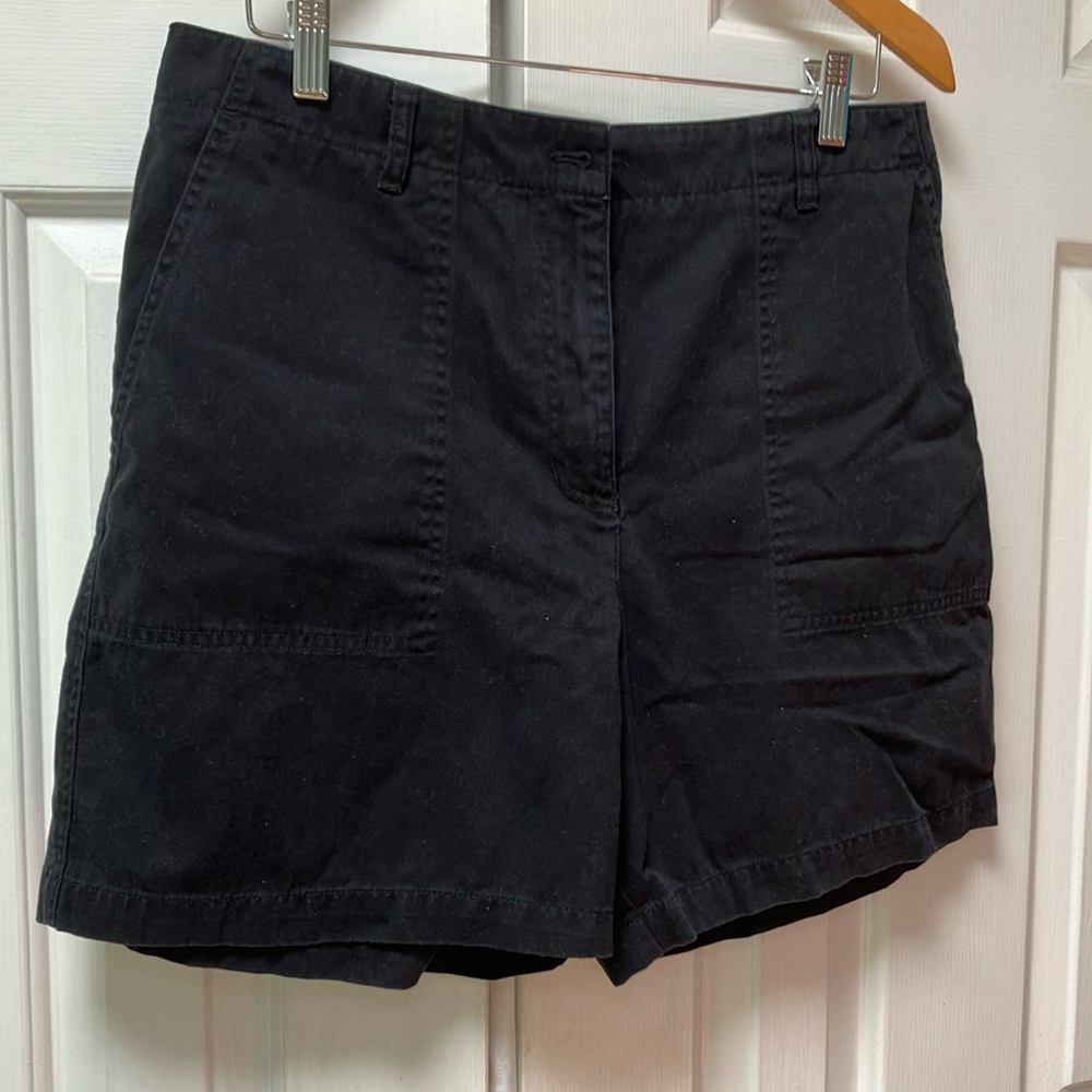 Jones New York Sport-shorts. All cotton. Machine wash cold. Size 12. All black.